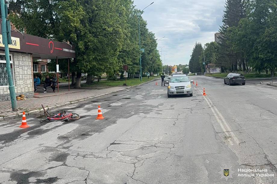 У Хмільнику водійка Chevrolet збила 11-річного велосипедиста