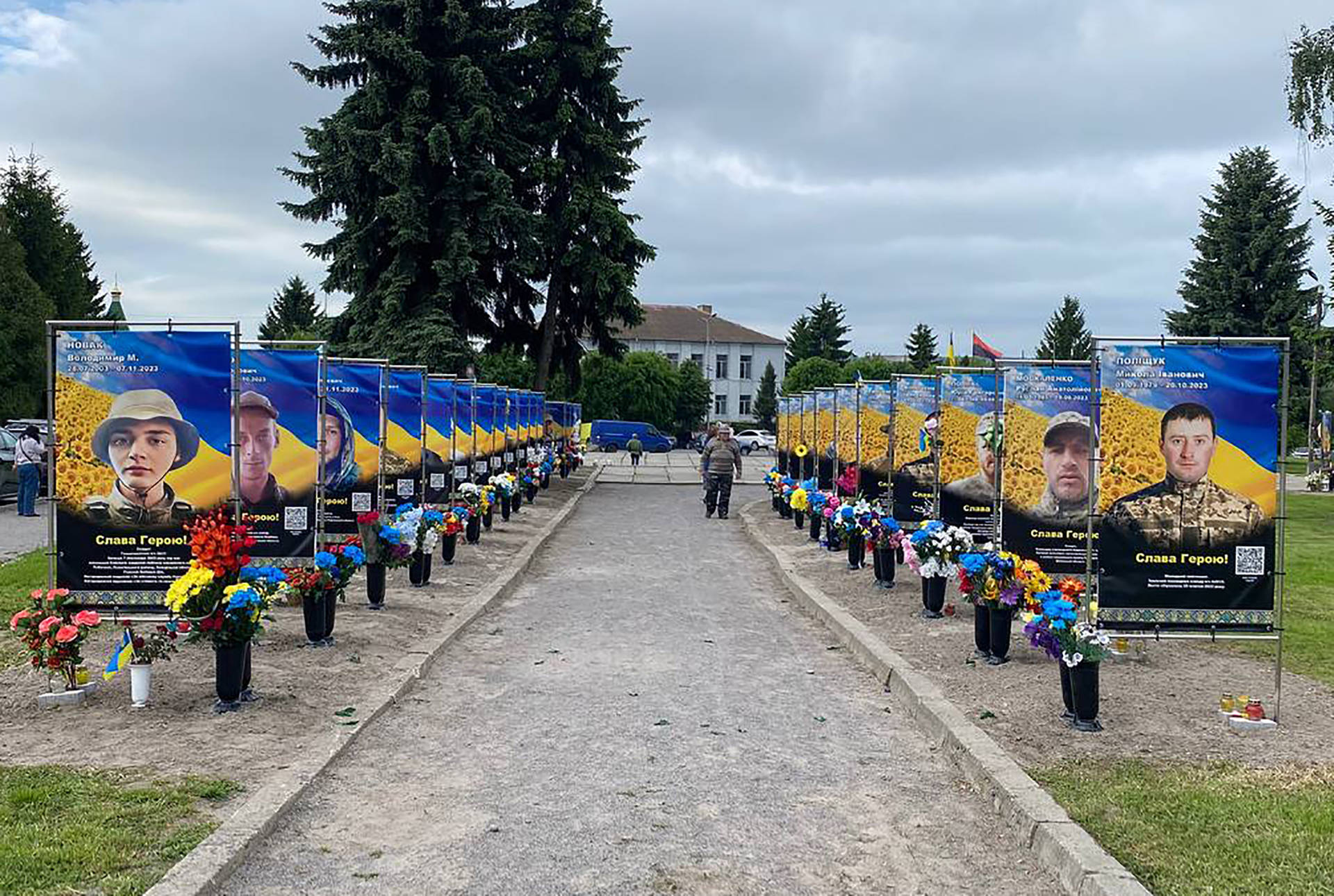 В Хмільнику вшанували пам'ять про полеглих за волю і незалежність України захисників