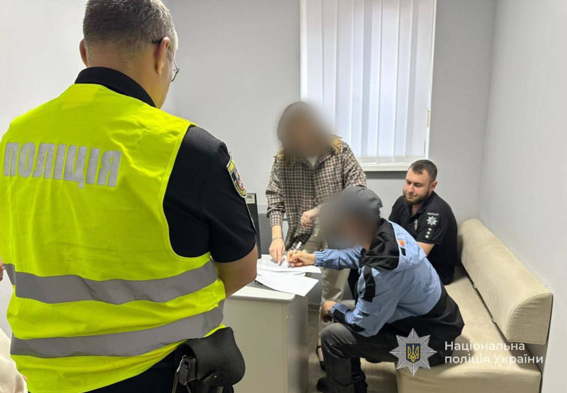 Слідчі Хмільницького району повідомили про підозру працівнику фастфуду в якому шаурмою отруїлися 29 людей