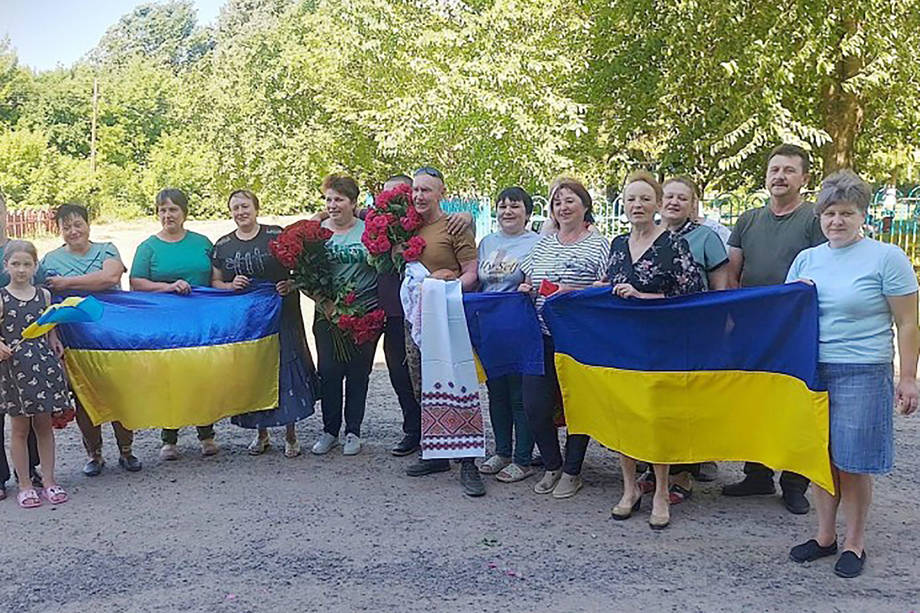  Сергій Кащук, який пробув в російському полоні 440 днів, сьогодні повернувся додому в село Кривошиї