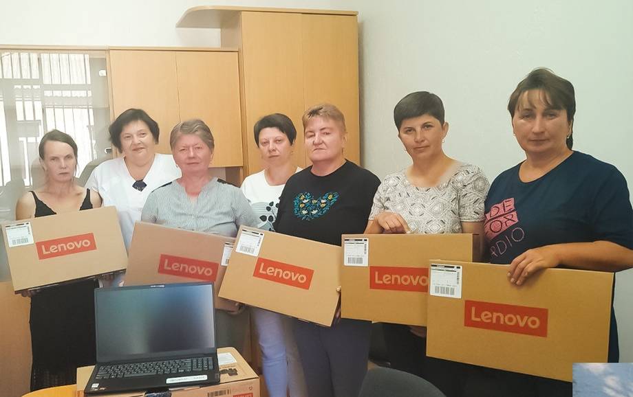 Хмільницька поліклініка отримала 8 ноутбуків від міжнародної організації PATH