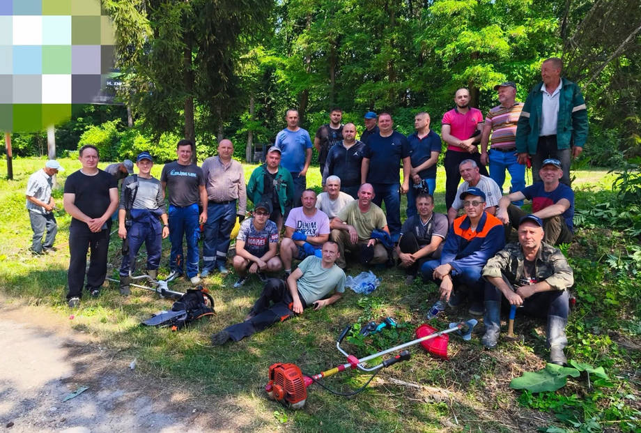 В Хмільнику відбулася толока. Прибрали курортний масив