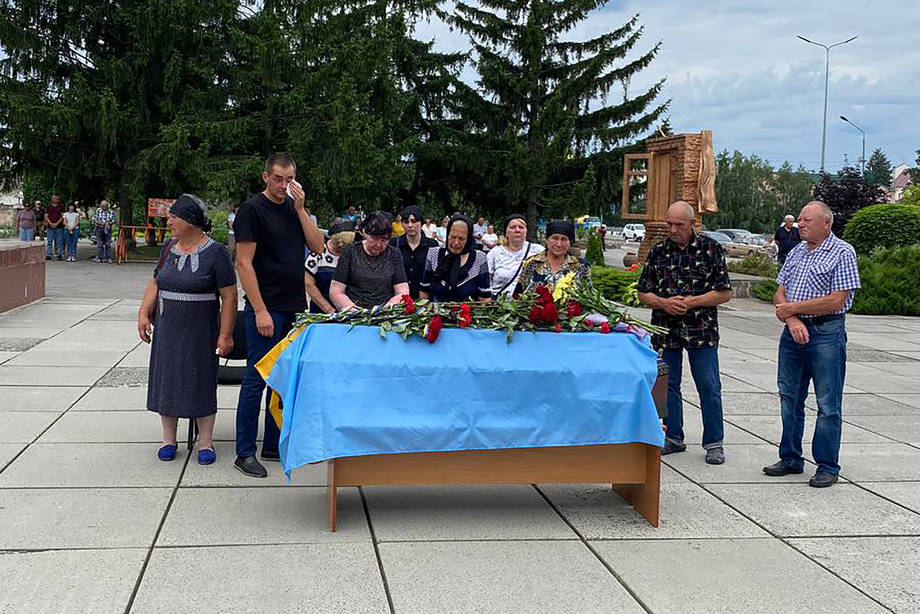 У Хмільнику попрощалися з захисником України Володимиром Грабаровським