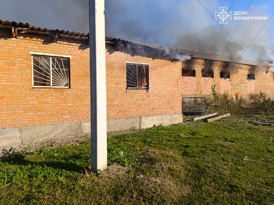В Хмільницькому районі горіла пилорама