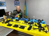 Рибалки Хмільника та синьйори України передали на фронт шість дронів