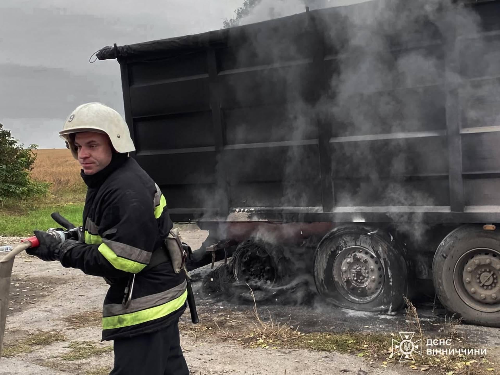 У селі Кушелівка Хмільницького району через несправність гальмівної системи  загорілася вантажівка