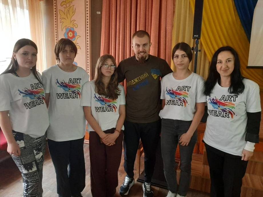 В Аграрному центрі ПТО у Хмільнику відбулася зустріч із Романом Кашпуром — воїном, волонтером і символом незламності