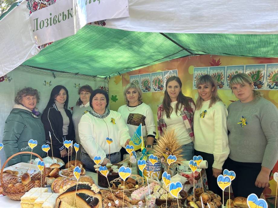 На благодійному ярмарку до Дня хліба у Хмільнику зібрали понад 600 тисяч гривень для ЗСУ