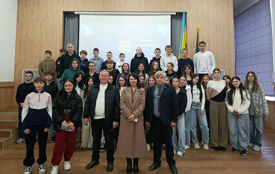 У хмільницьких школах відбулися профорієнтаційні зустрічі з представниками Вищих військових навчальних закладів