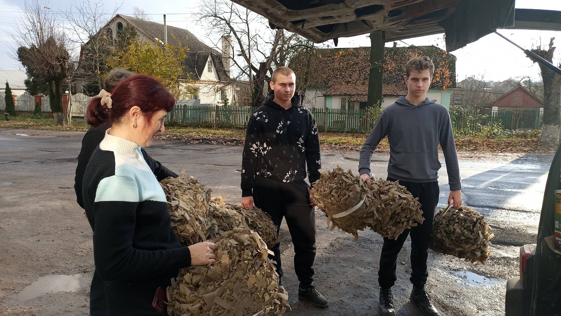 Черговий екіпаж волонтерів з Уланова вирушив з допомогою на фронт
