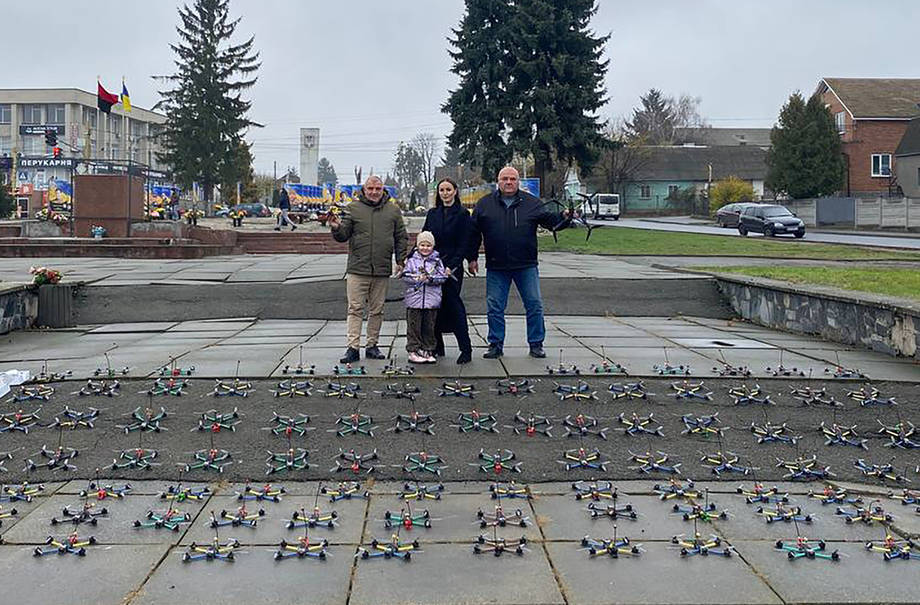 Сто дронів із Хмільника уже відправились на фронт. Сто дронів! 1 мільйон гривень! 30 днів – місію виконано