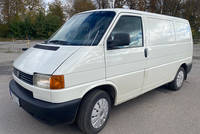 Фермер з Уланова передав Volkswagen Transporter 4-му медичному батальйону