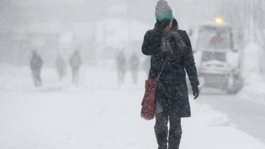 Сніг, морози й удари по енергетиці: як зима випробовує Україну