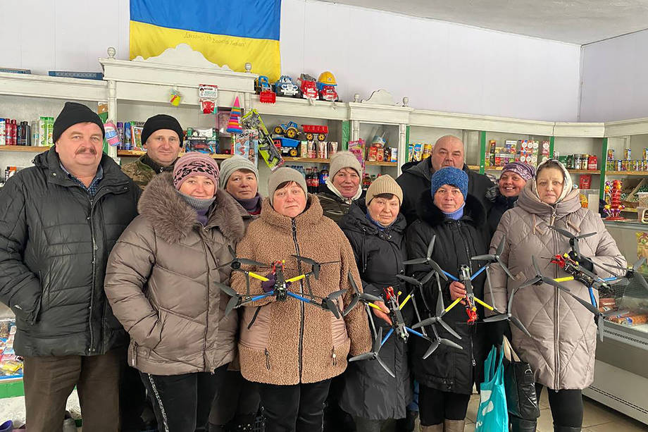 В пам'ять про своїх односельців жителі села Колибабинці передали на фронт чотири дрони