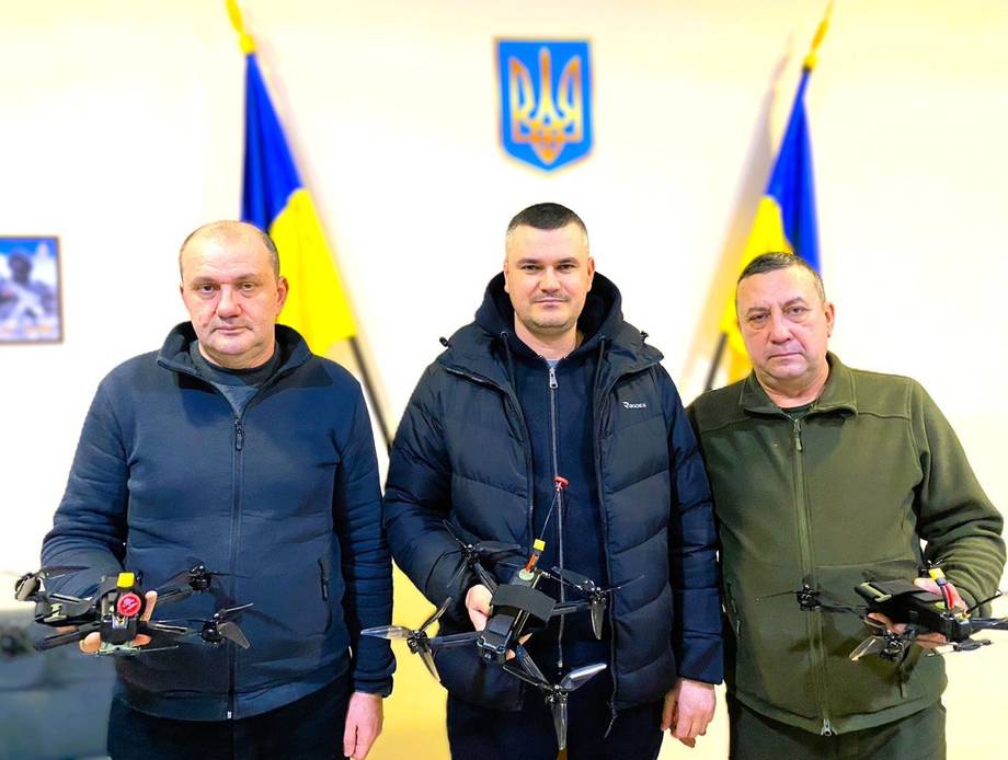 Родина з села Торчин Війтівецької громади передала три дрони для 95-ї ОДШБр