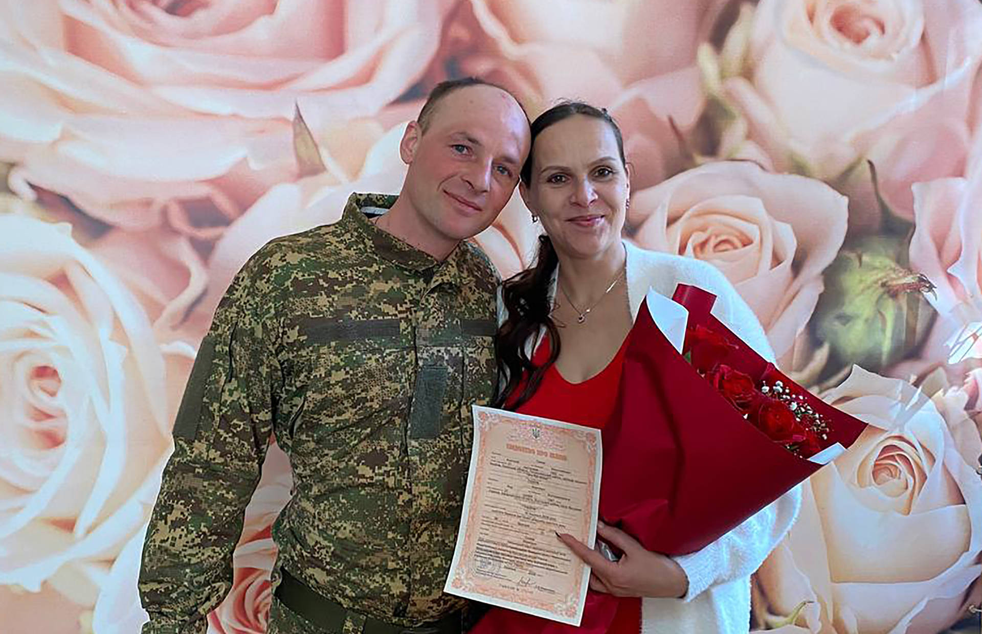 Його вважали зниклим безвісти: у Хмільнику військовий НГУ одружився з коханою