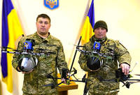 Батьки загиблого Героя Василя Шиндера із Хмільника  передали на фронт чортири дрони 