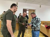 У Хмільницькому районі вручили державні нагороди Захисникам та родинам полеглих Героїв