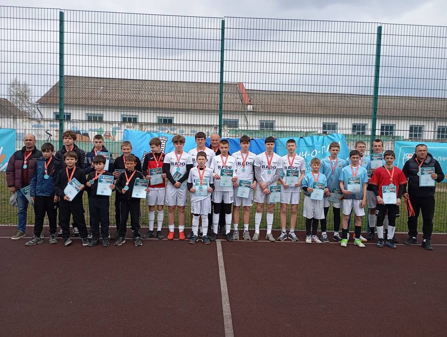 У квітні в Хмільнику відбулося чотири змагання з футболу серед учнів