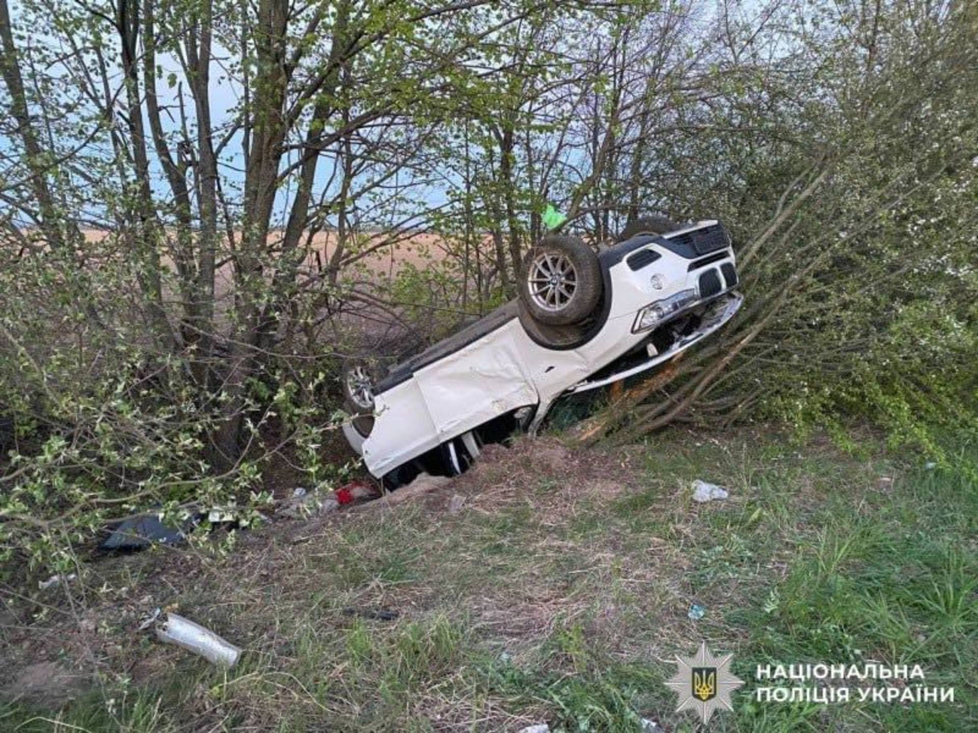 В Літинській громаді підліток за кермом BMW спричинив ДТП: п’ятеро людей постраждали