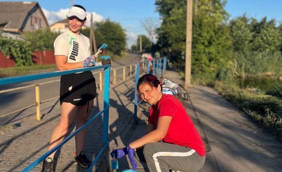 У Хмільнику жителі мікрорайону «Вугринівський» організували толоку та прибрали територію біля ставка