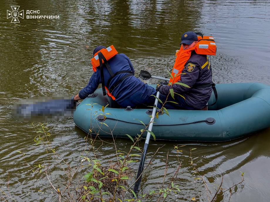 У Хмільнику з Південного Бугу рятувальники дістали тіло чоловіка